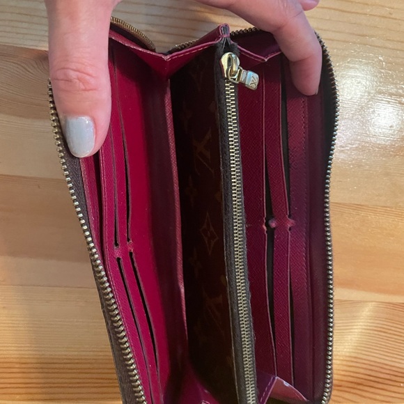 ๐บ Louis Vuitton Monogram Clemence Zippy Long Wallet Fuchsia Pink Interior - Picture 8 of 14